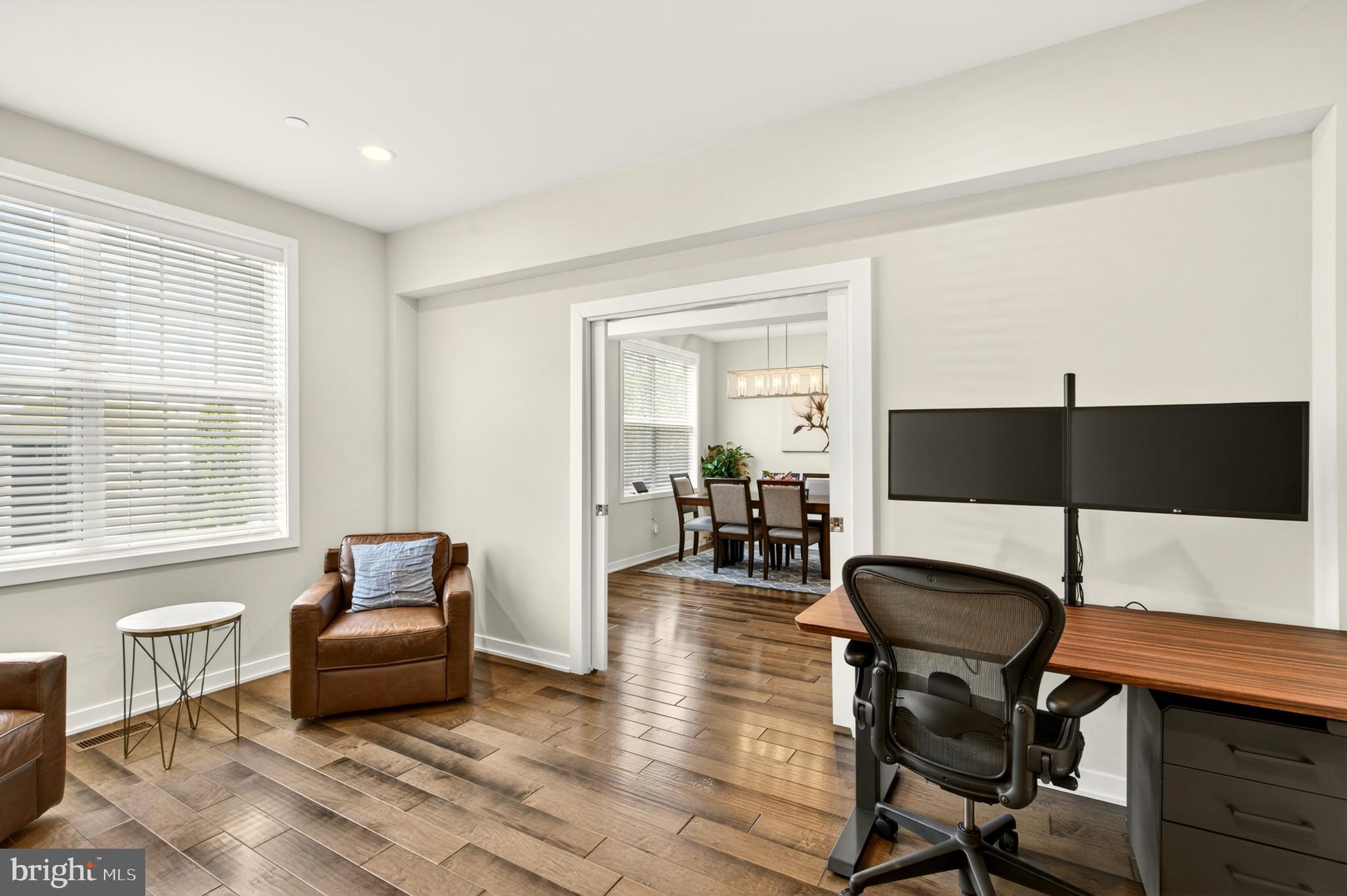 OAKS AT LAFAYETTE HILL - Residential