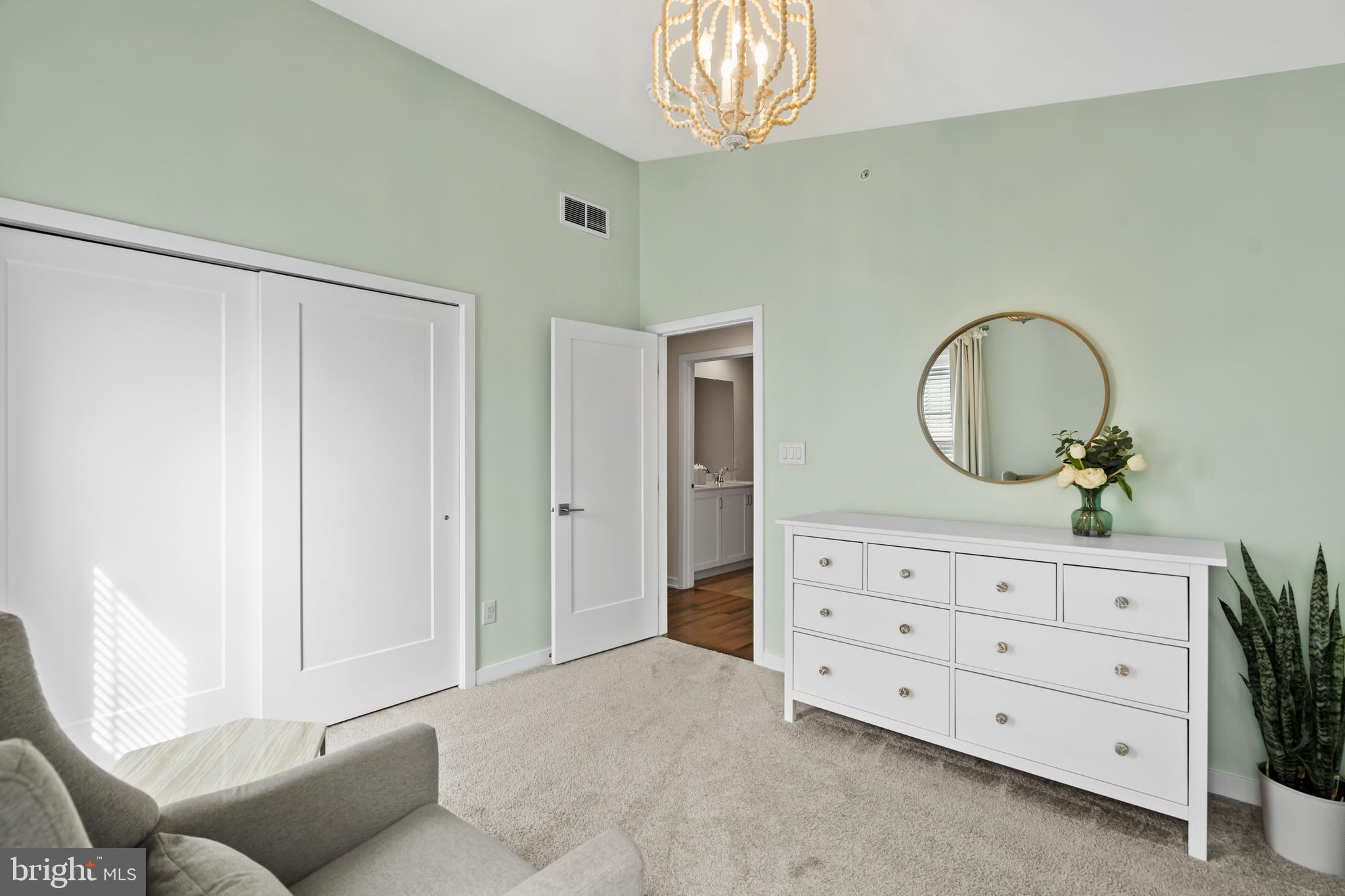 OAKS AT LAFAYETTE HILL - Residential