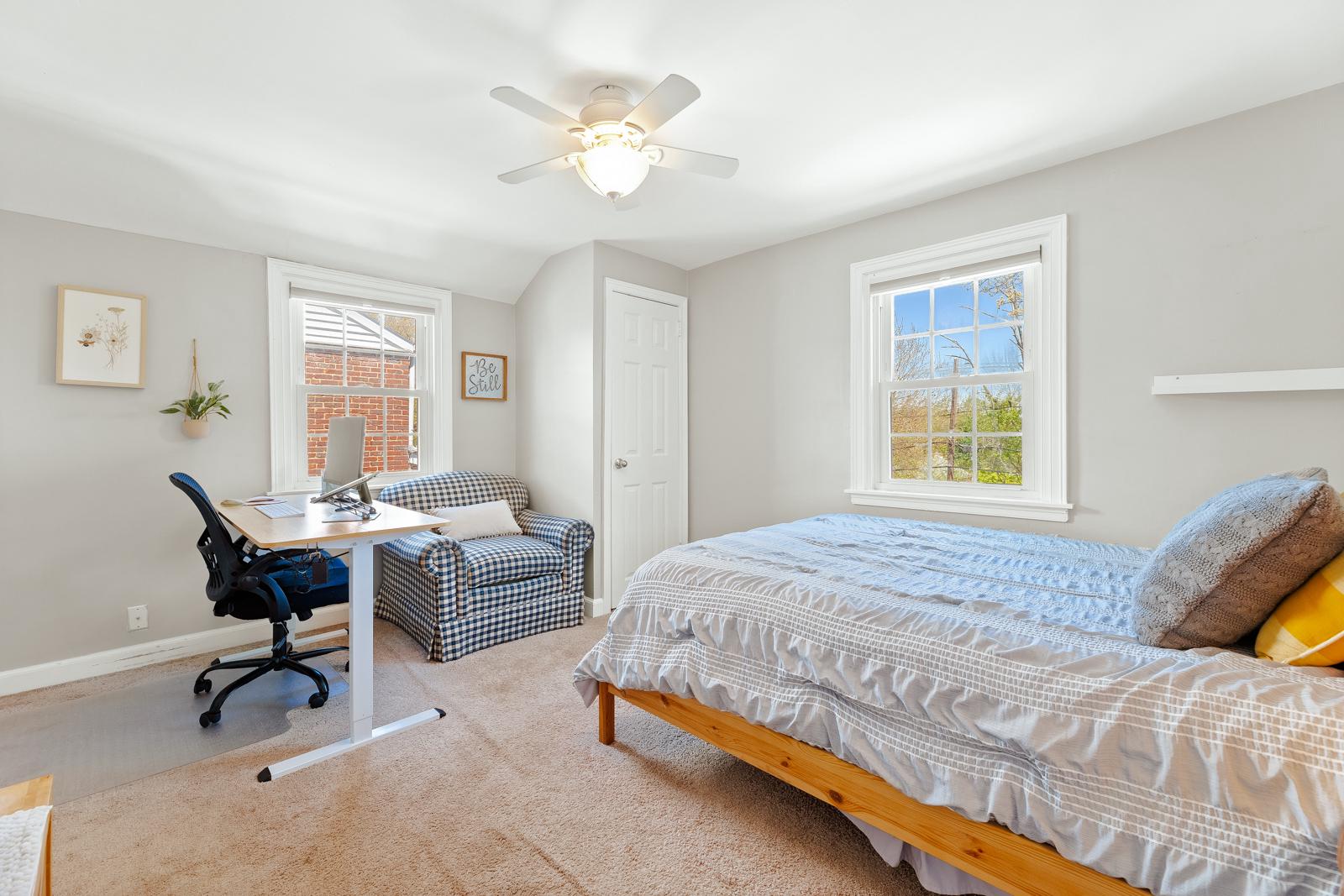 ROXBOROUGH - Residential