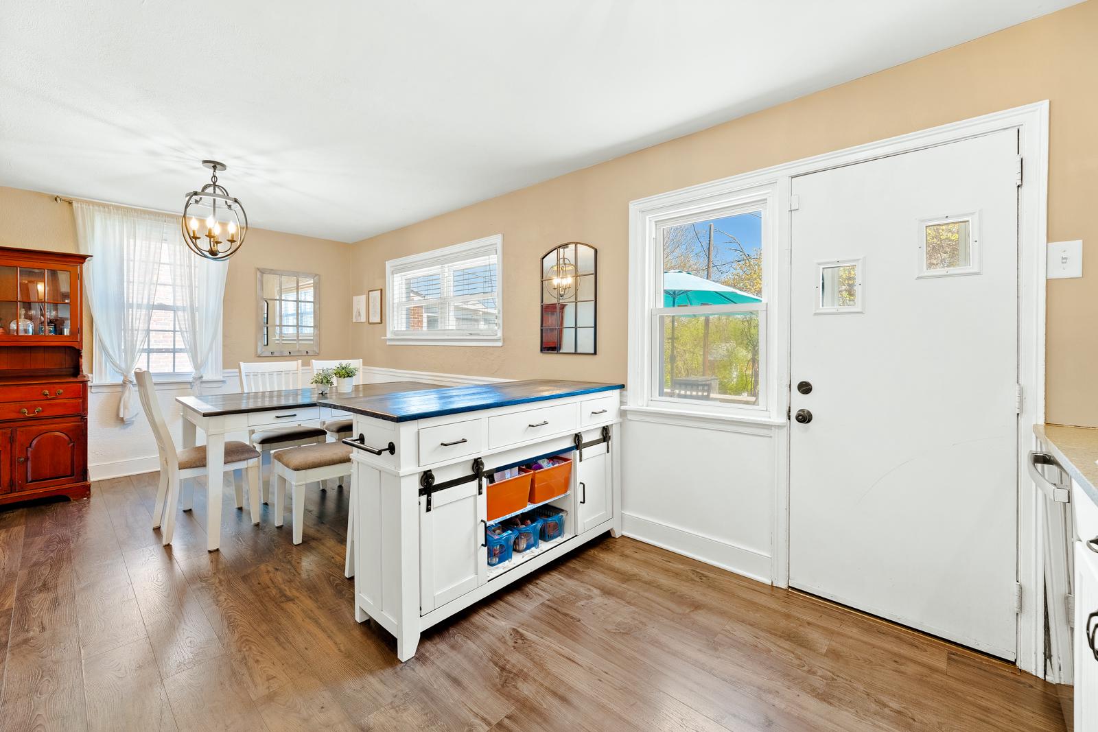 ROXBOROUGH - Residential