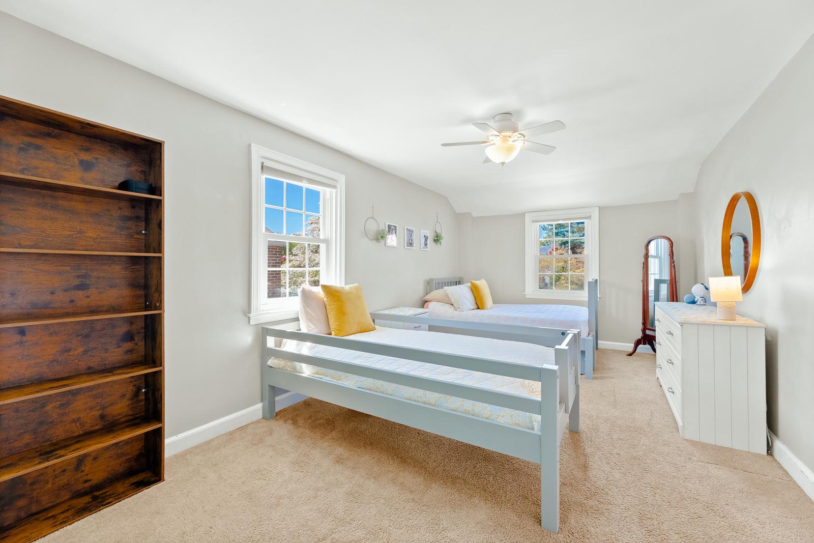 ROXBOROUGH - Residential