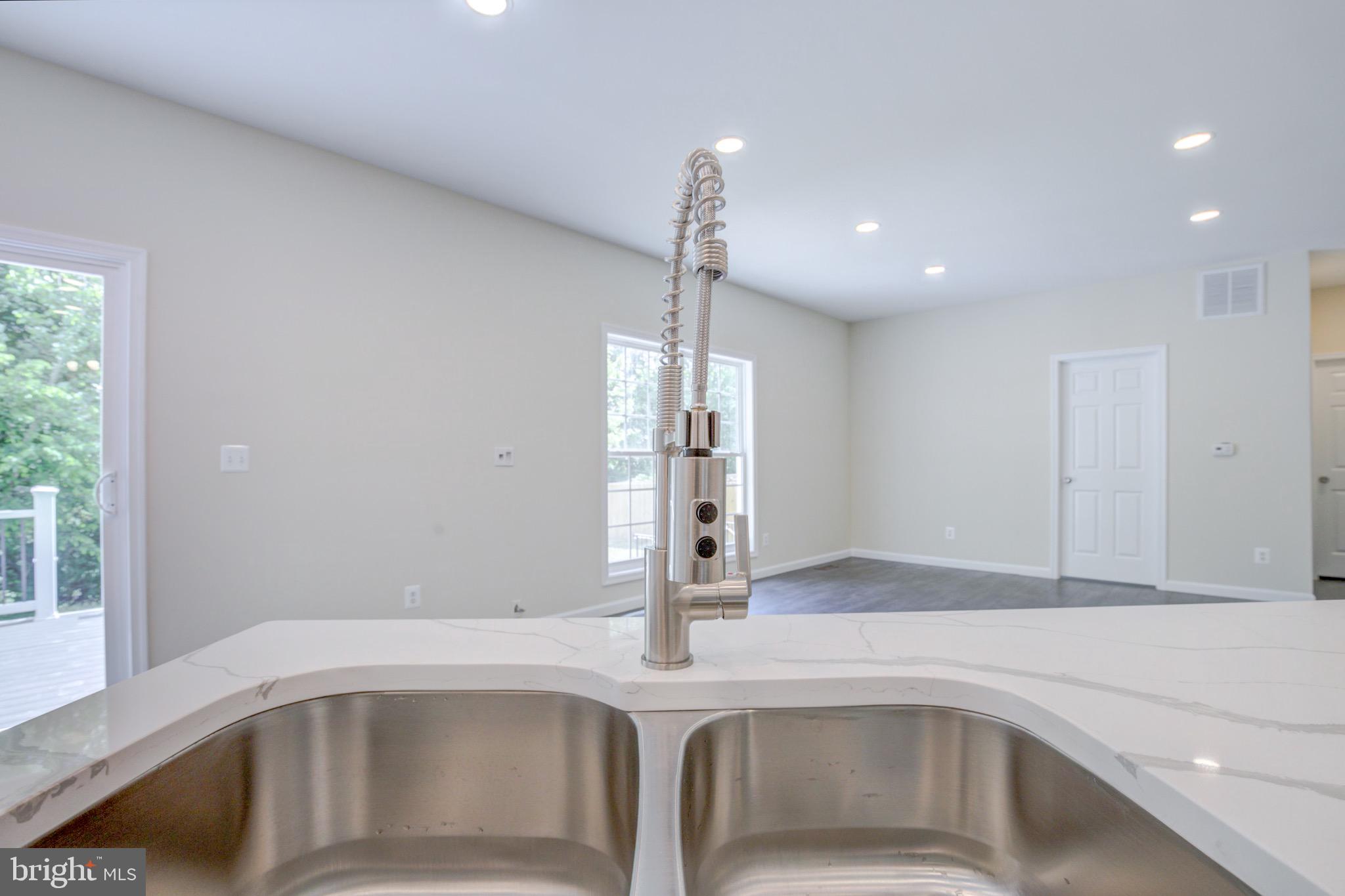 RIVER WALK - Residential