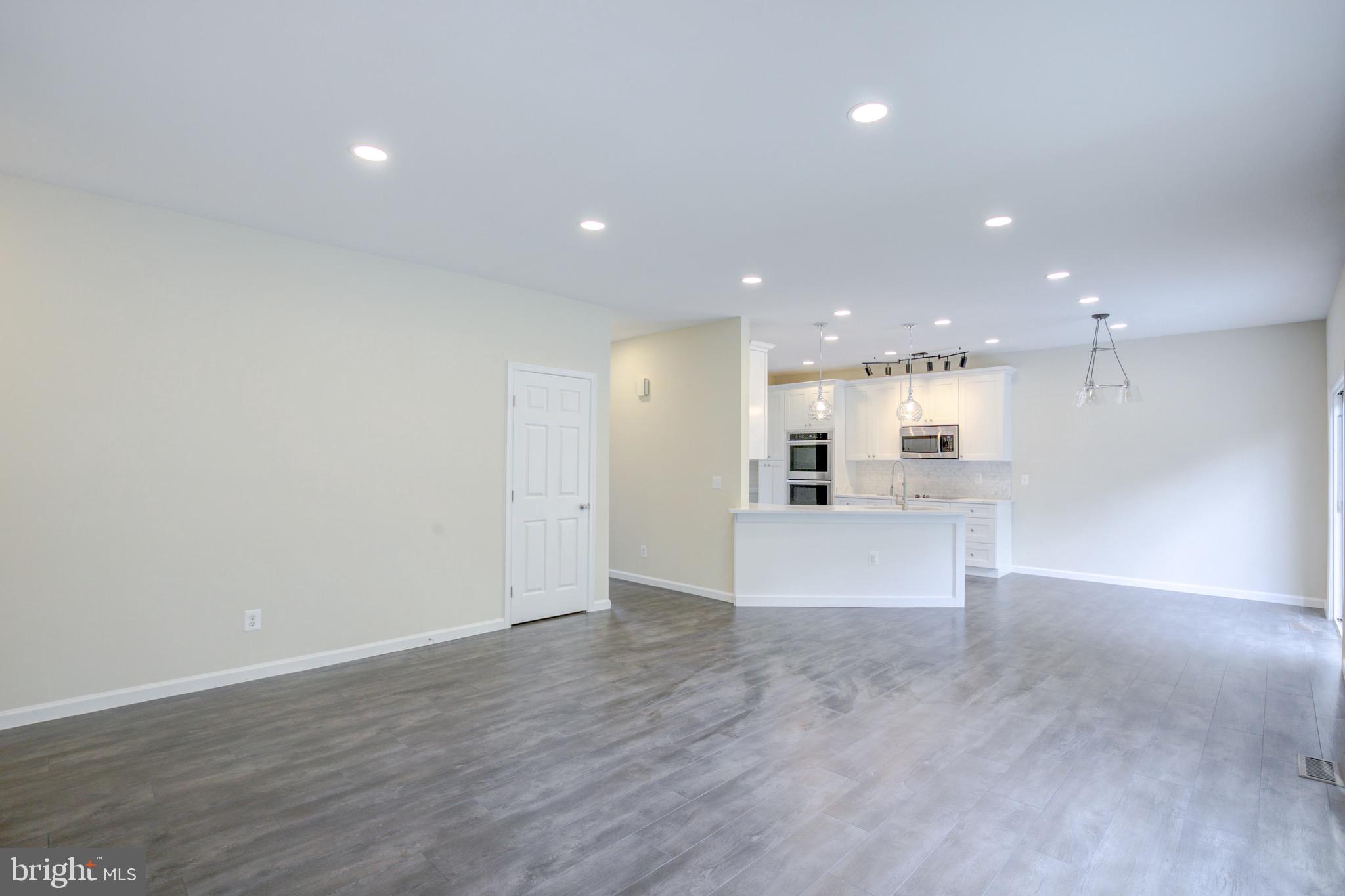 RIVER WALK - Residential