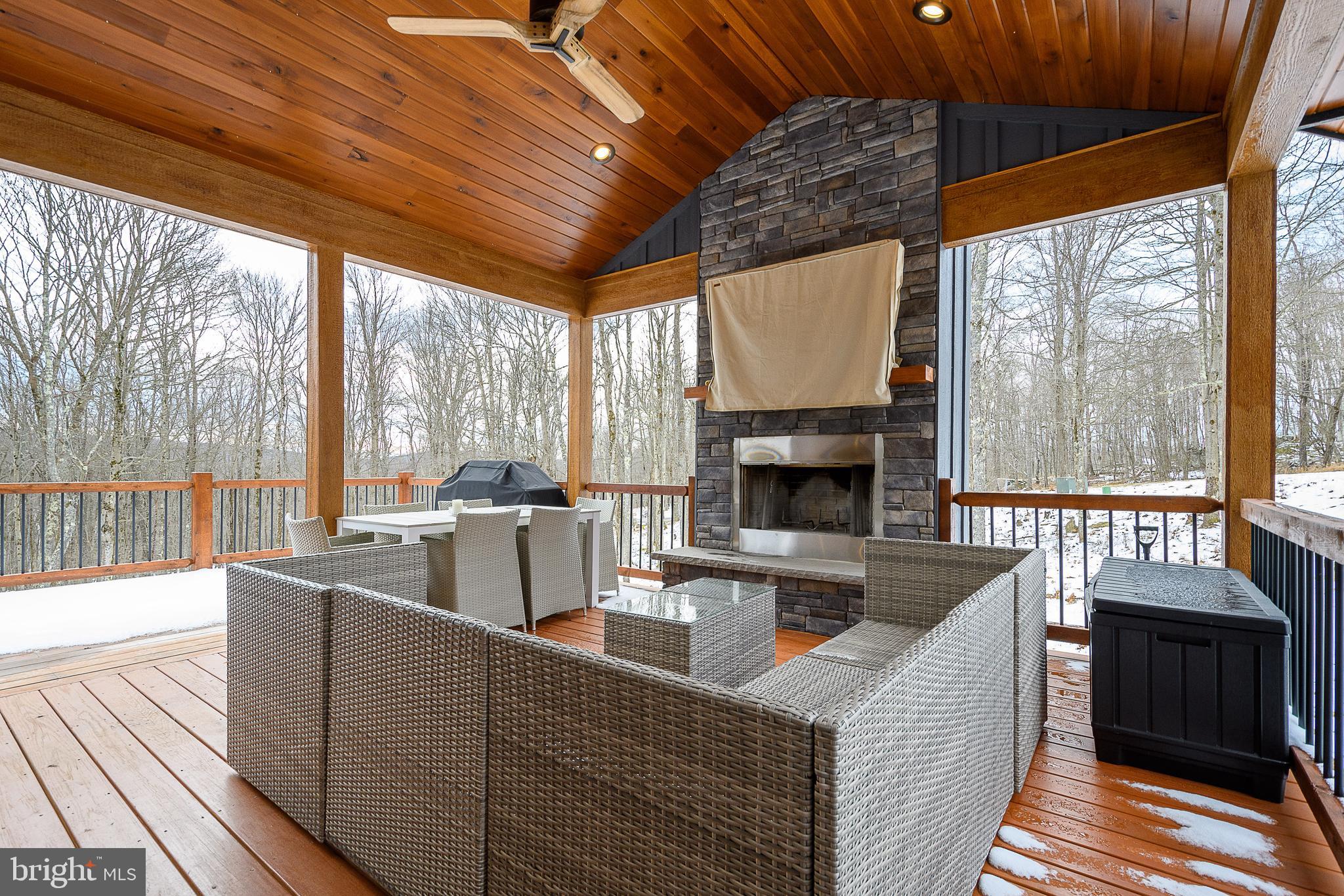 LAGO VISTA - Residential