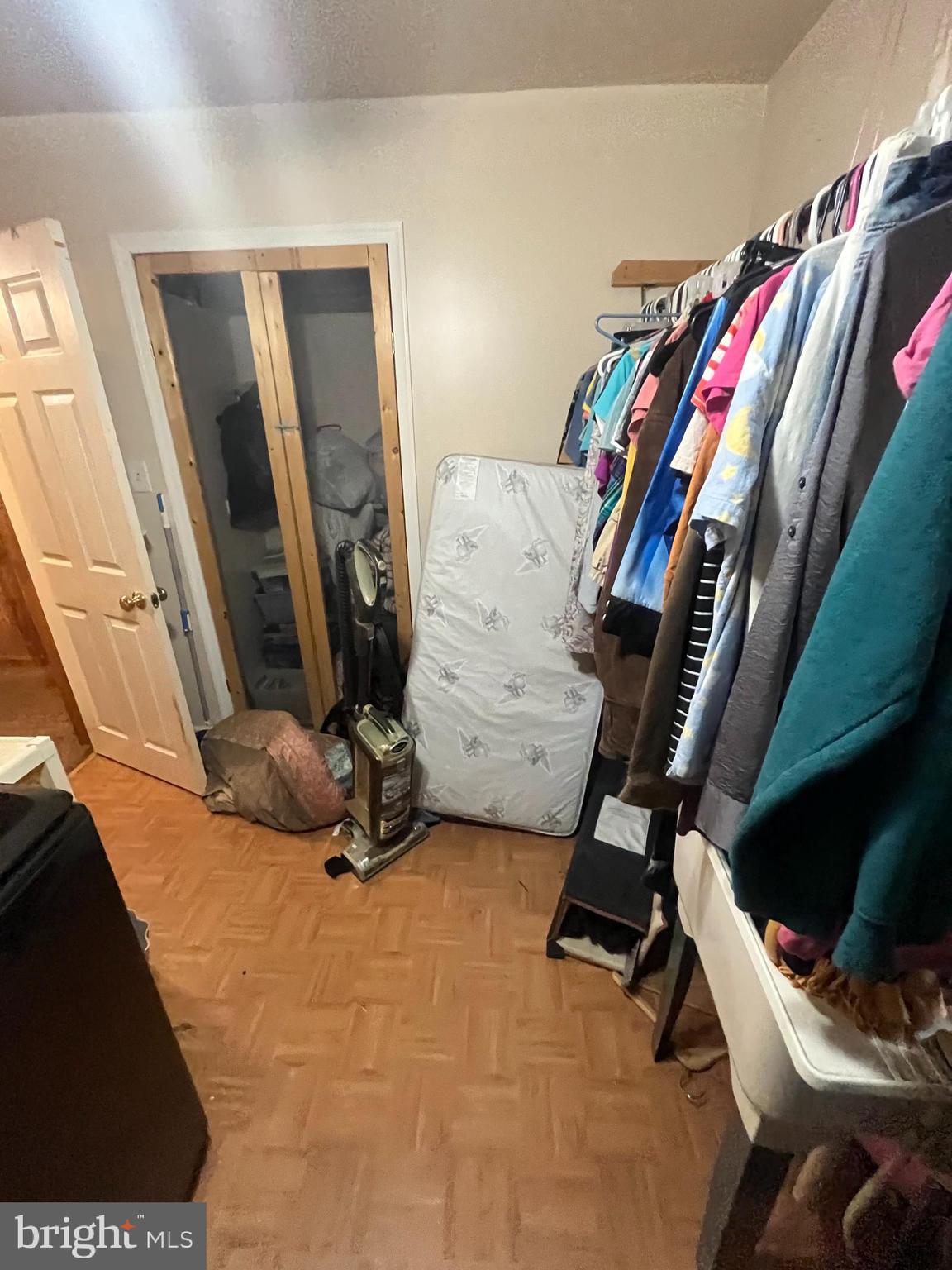 BROOKVIEW - Residential