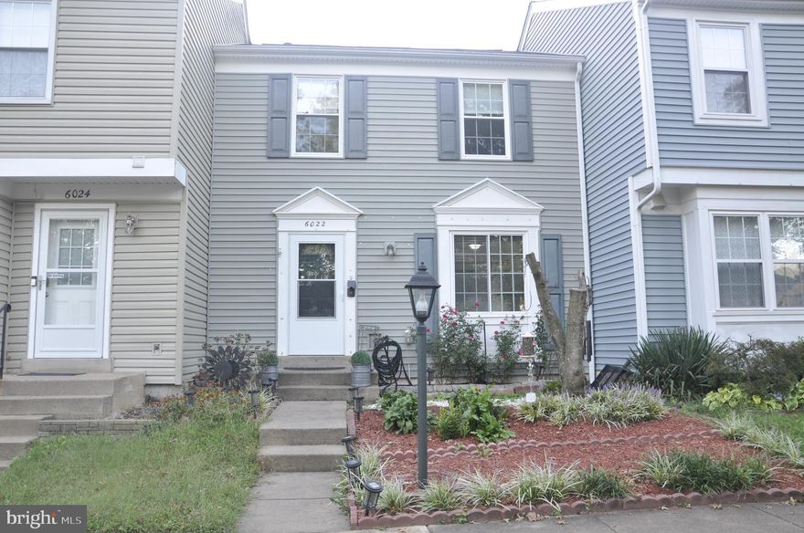 move-in ready townhome in sought-after London Towne!
This 3-bedroom, 2.5-bath home offers a bright open layout with hardwood-style floors, a modern kitchen with granite countertops, stainless steel appliances, and plenty of cabinet space. Enjoy a spacious living/dining area that opens to a  fenced patio perfect for entertaining. The finished basement includes an office/exercise room or potential 4th bedroom plus a media/play area. Upstairs features a comfortable primary suite and two additional bedrooms with ample closets. Two assigned parking spaces in front, plus visitor parking. Conveniently located near Route 28, Route 29, and I-66, with easy access to shopping, dining, parks, and community trails.