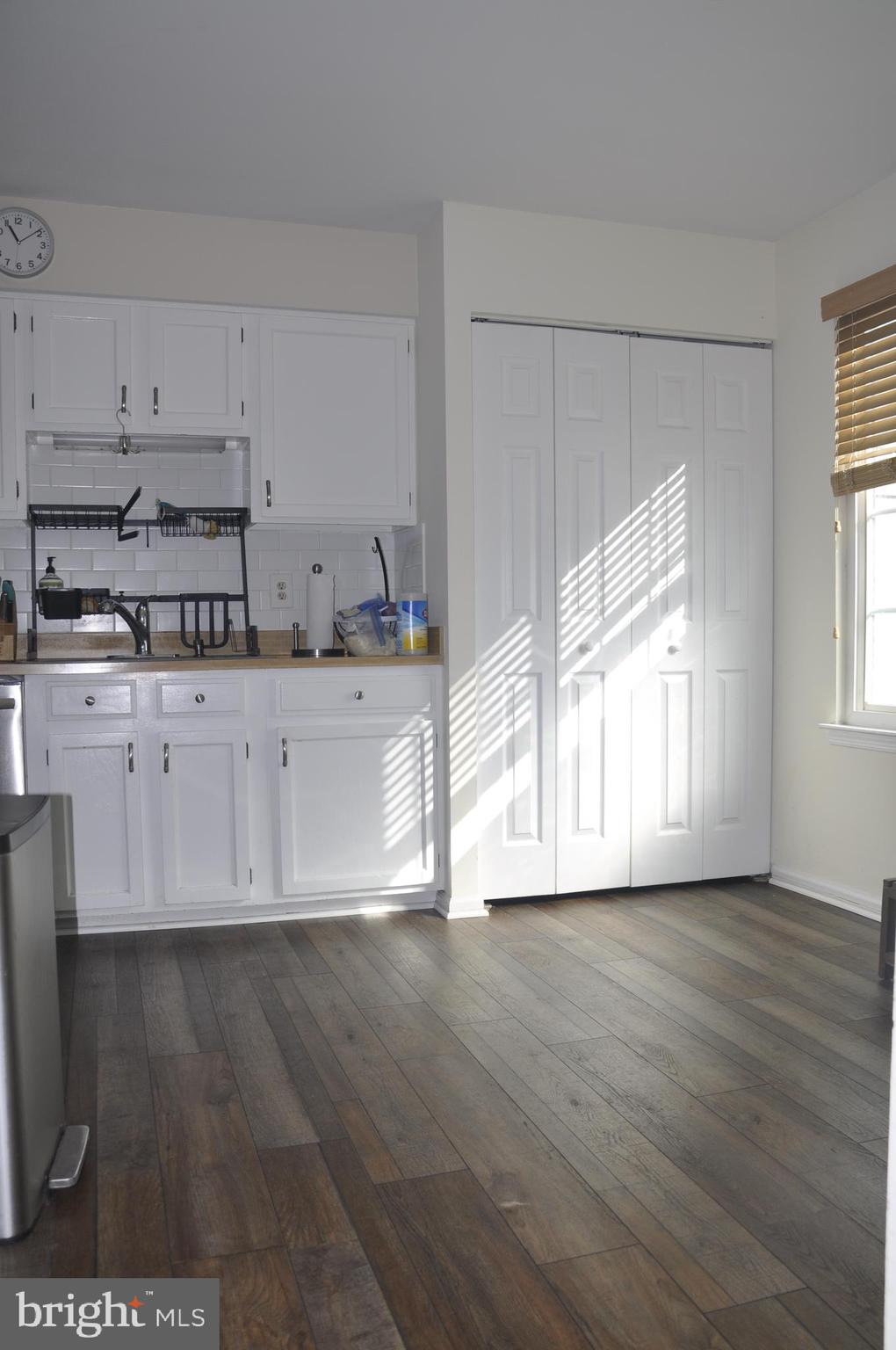 LONDON TOWN WEST - Residential Lease