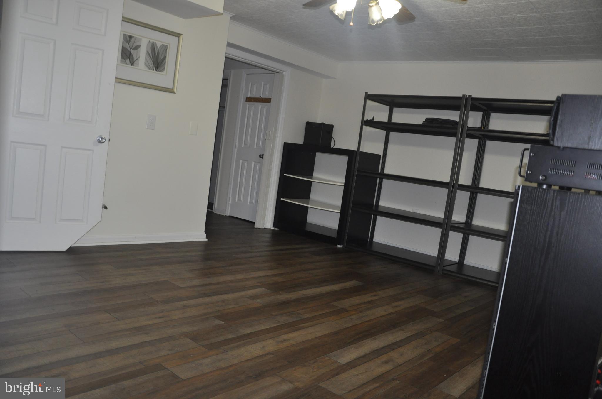 LONDON TOWN WEST - Residential Lease