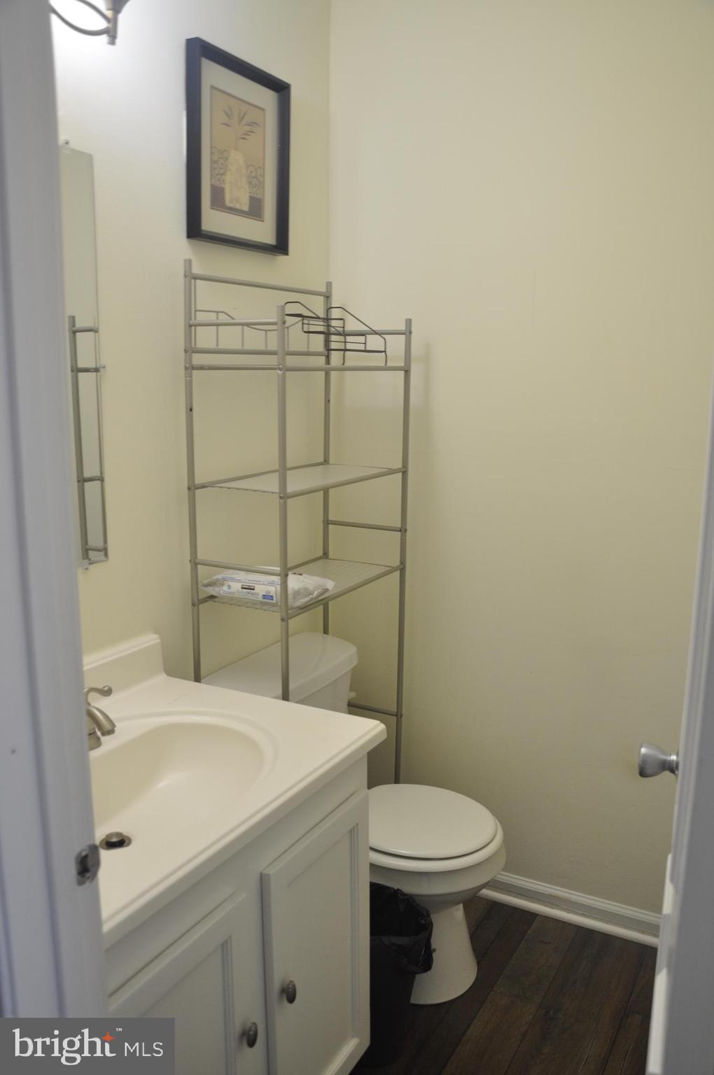 LONDON TOWN WEST - Residential Lease