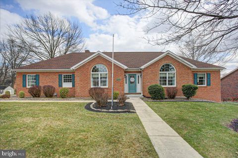 84 MONROE DRIVE CHAMBERSBURG PA 17201