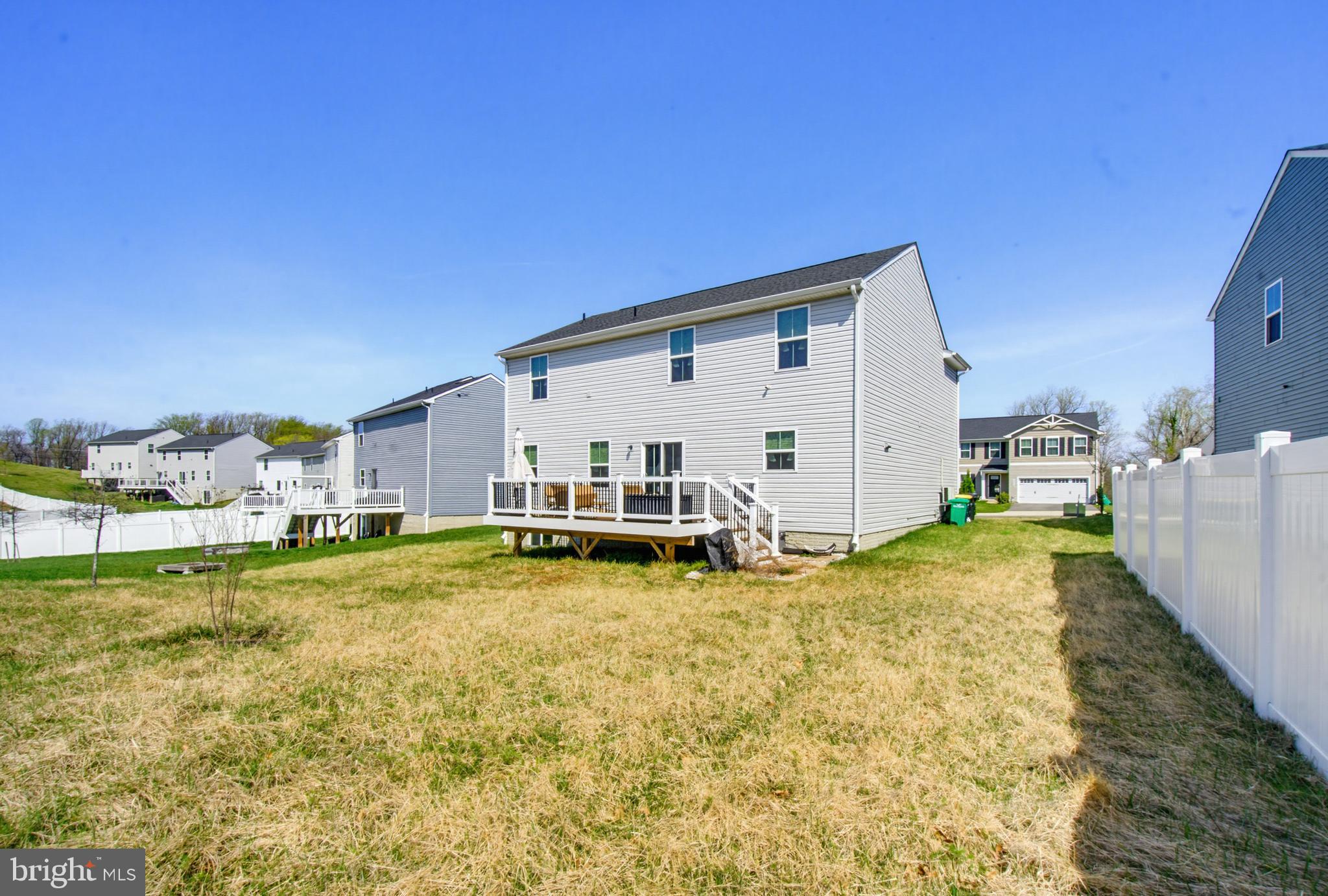 PIENTANZA WOODS - Residential