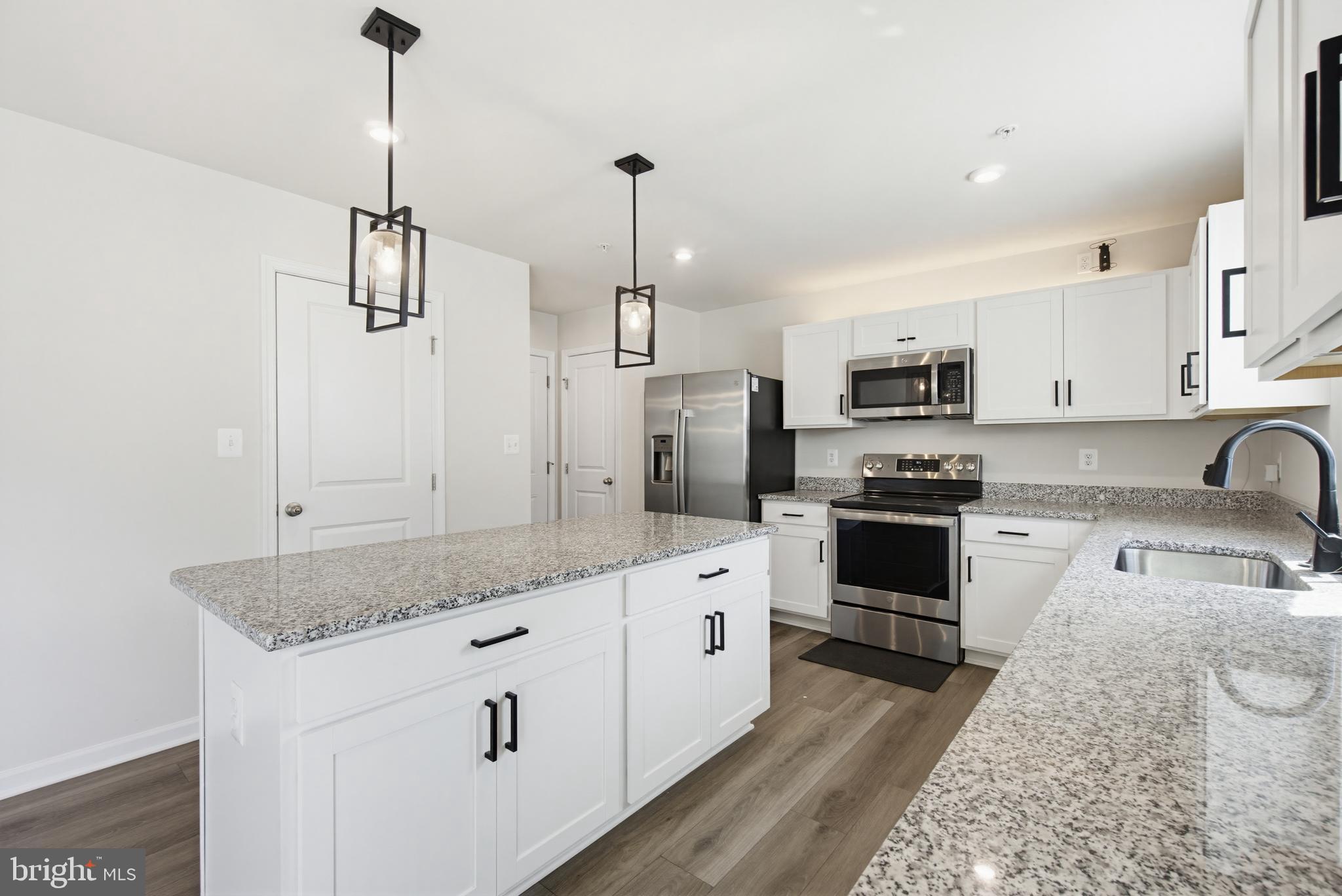 PIENTANZA WOODS - Residential