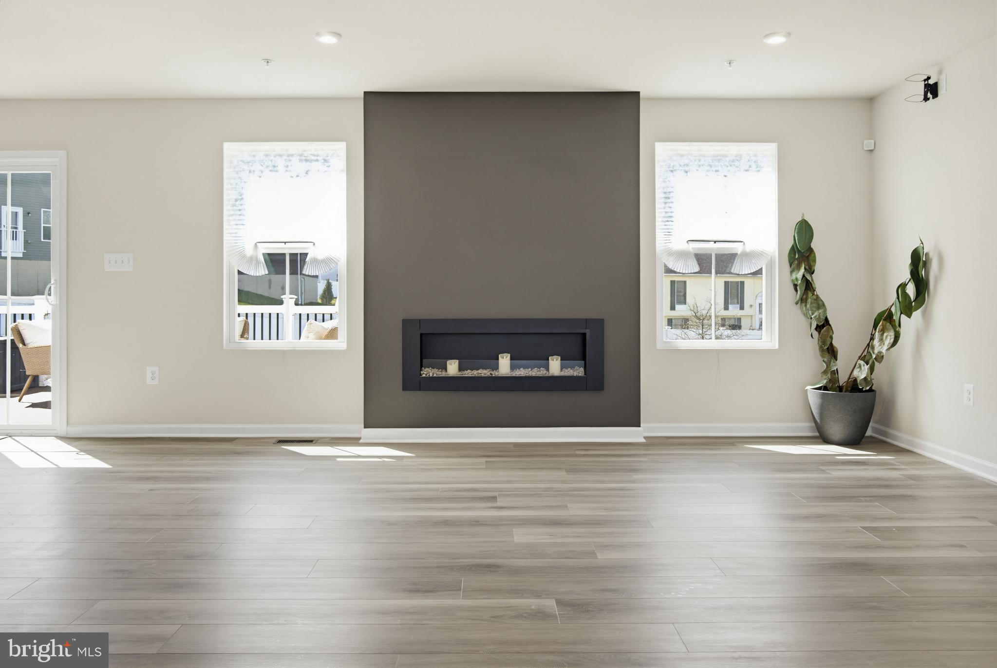 PIENTANZA WOODS - Residential