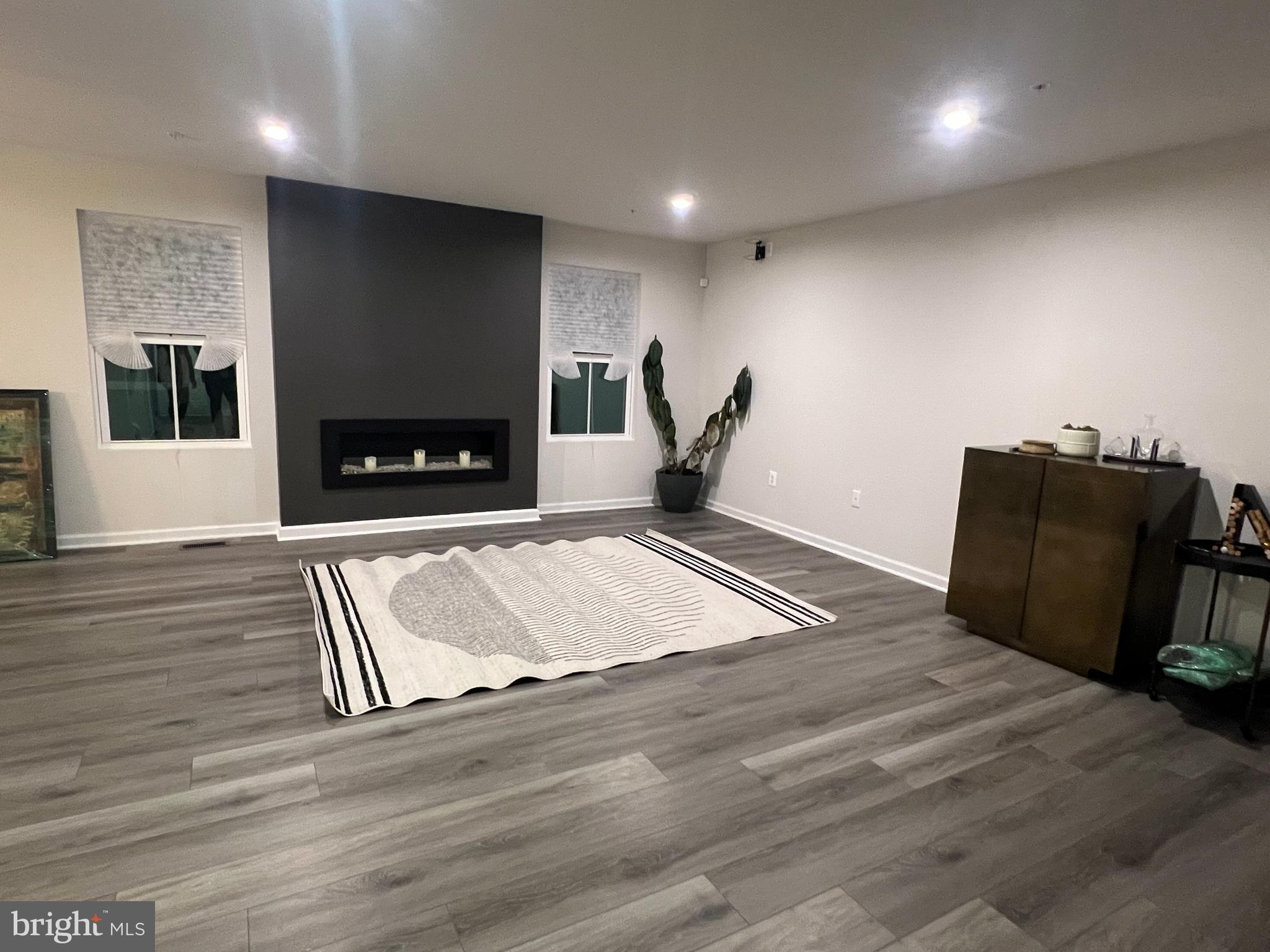 PIENTANZA WOODS - Residential