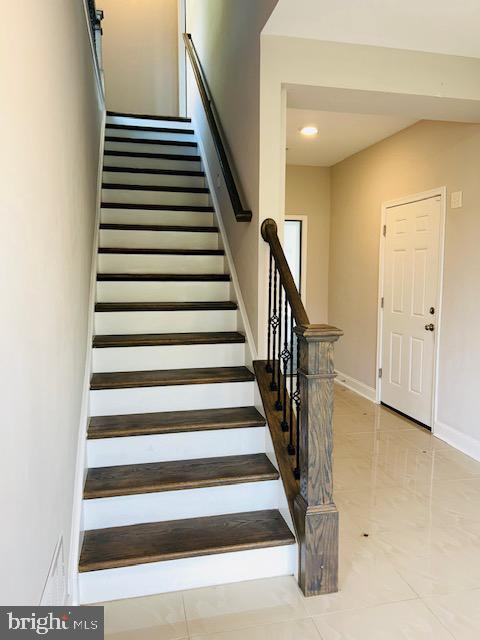 BOWLEYS QUARTERS - Residential Lease