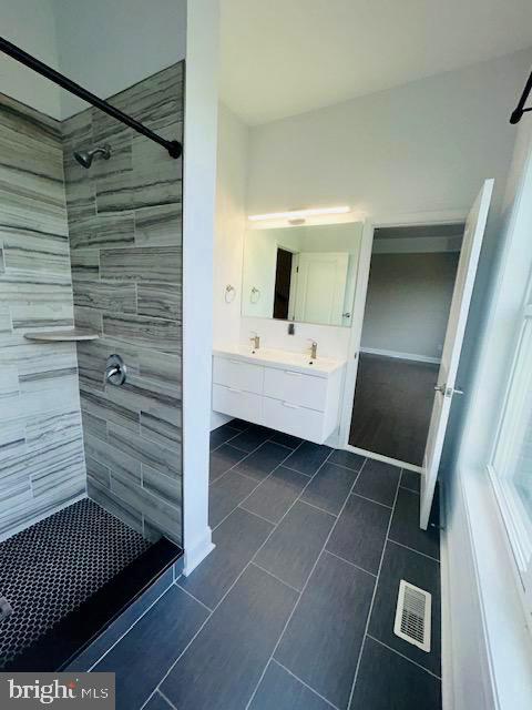 BOWLEYS QUARTERS - Residential Lease