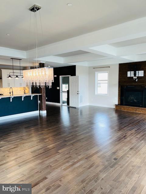 BOWLEYS QUARTERS - Residential Lease