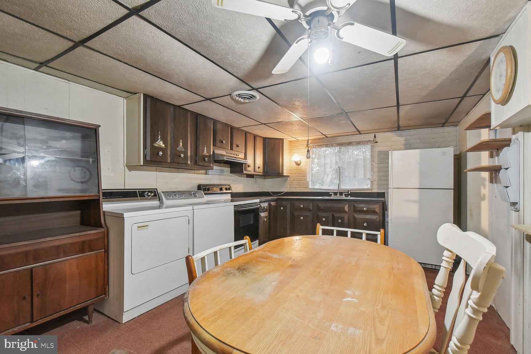 BOWLEYS QUARTERS - Residential