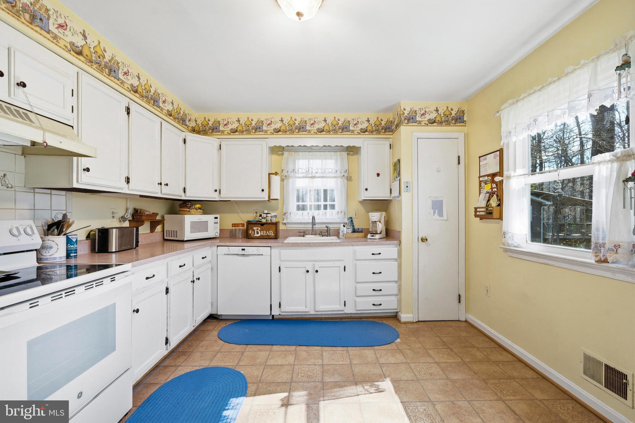 RUSTIC HILLS - Residential