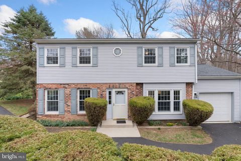 909 RONNIE CIRCLE PHILADELPHIA PA 19128