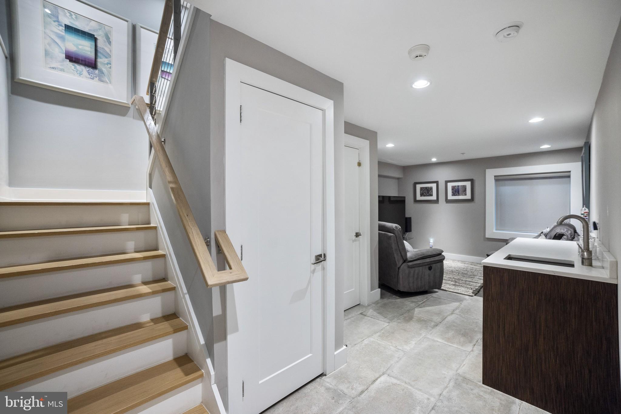 GRADUATE HOSPITAL - Residential