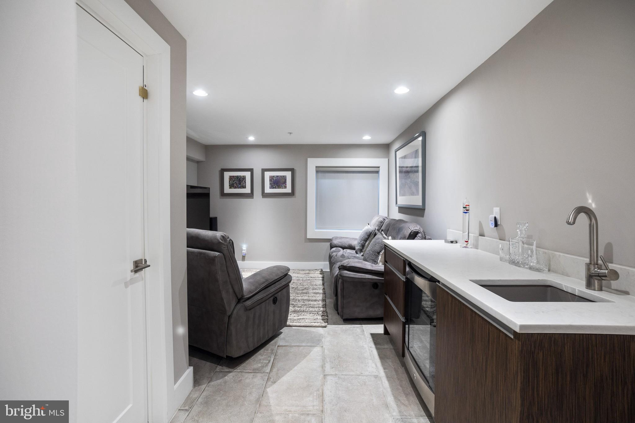 GRADUATE HOSPITAL - Residential