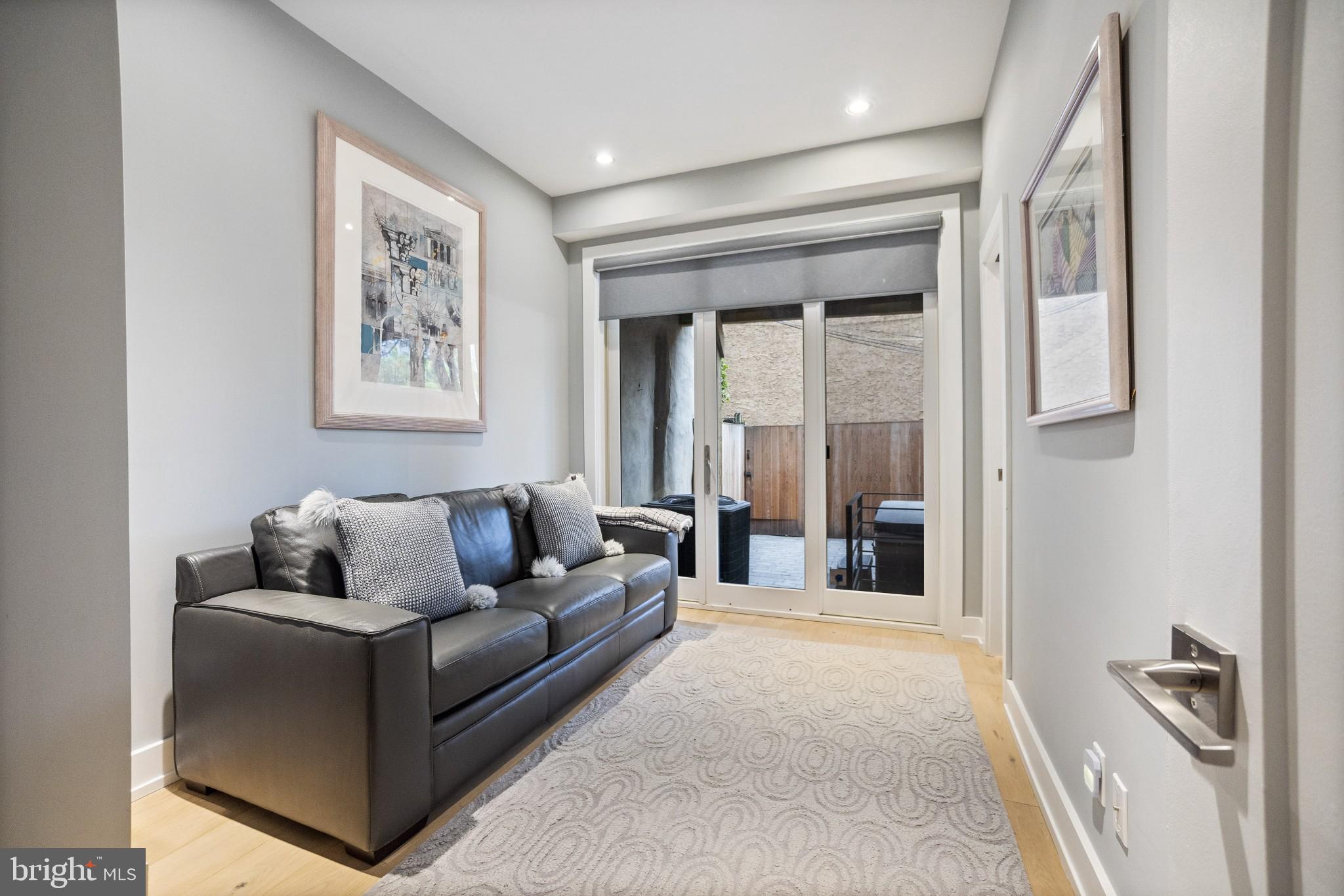 GRADUATE HOSPITAL - Residential