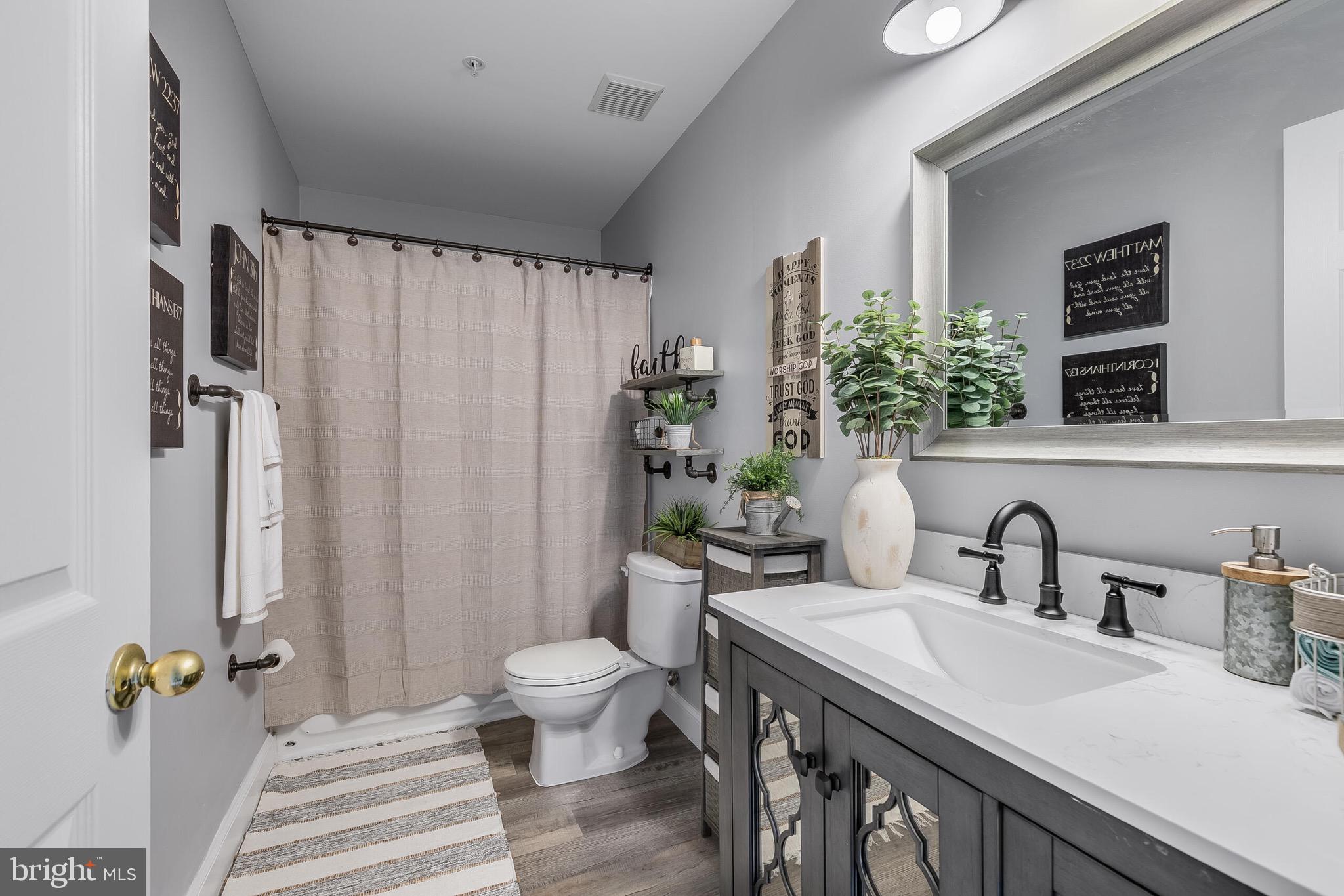 NORTH CROSSING - Residential