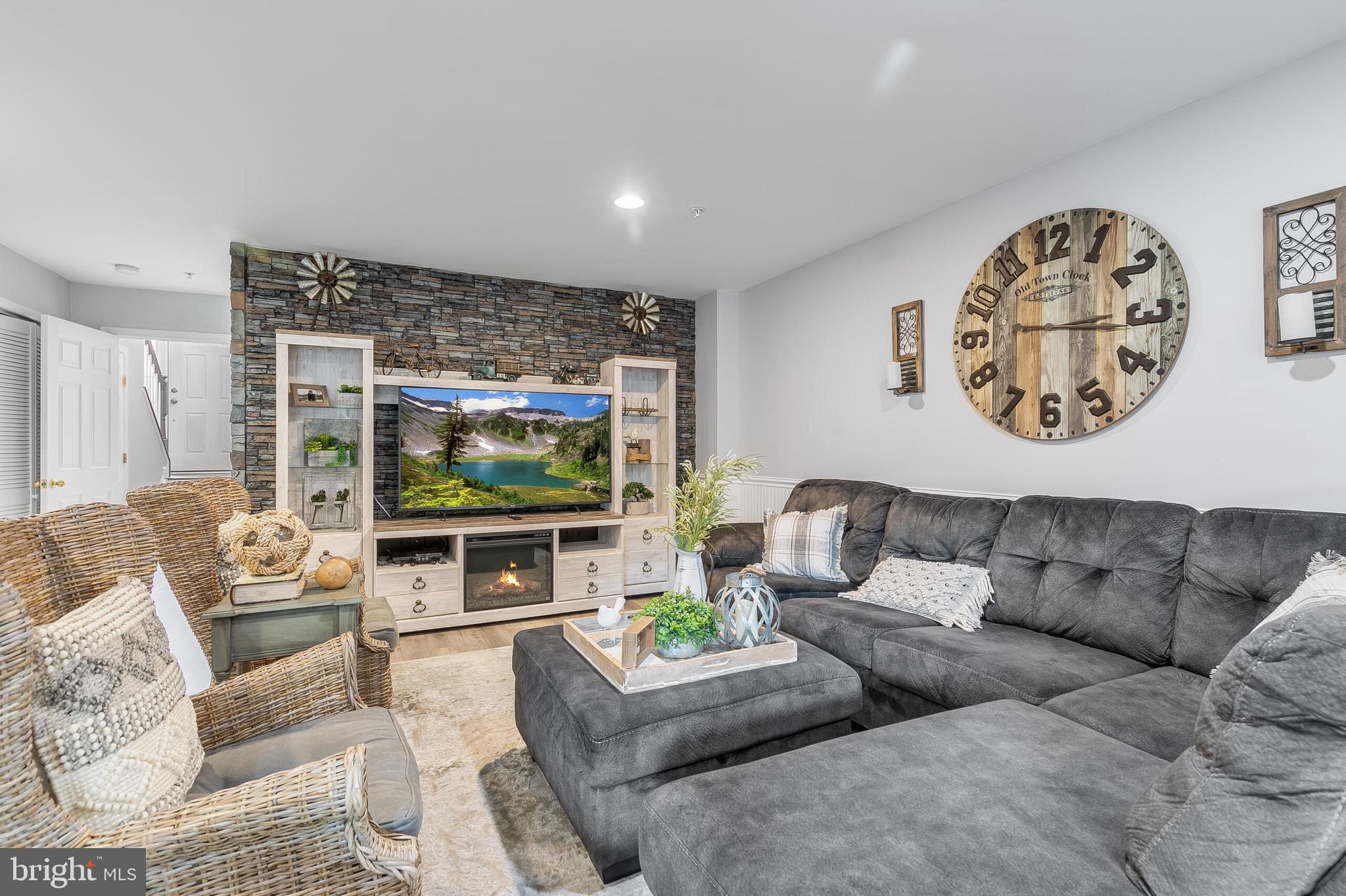 NORTH CROSSING - Residential