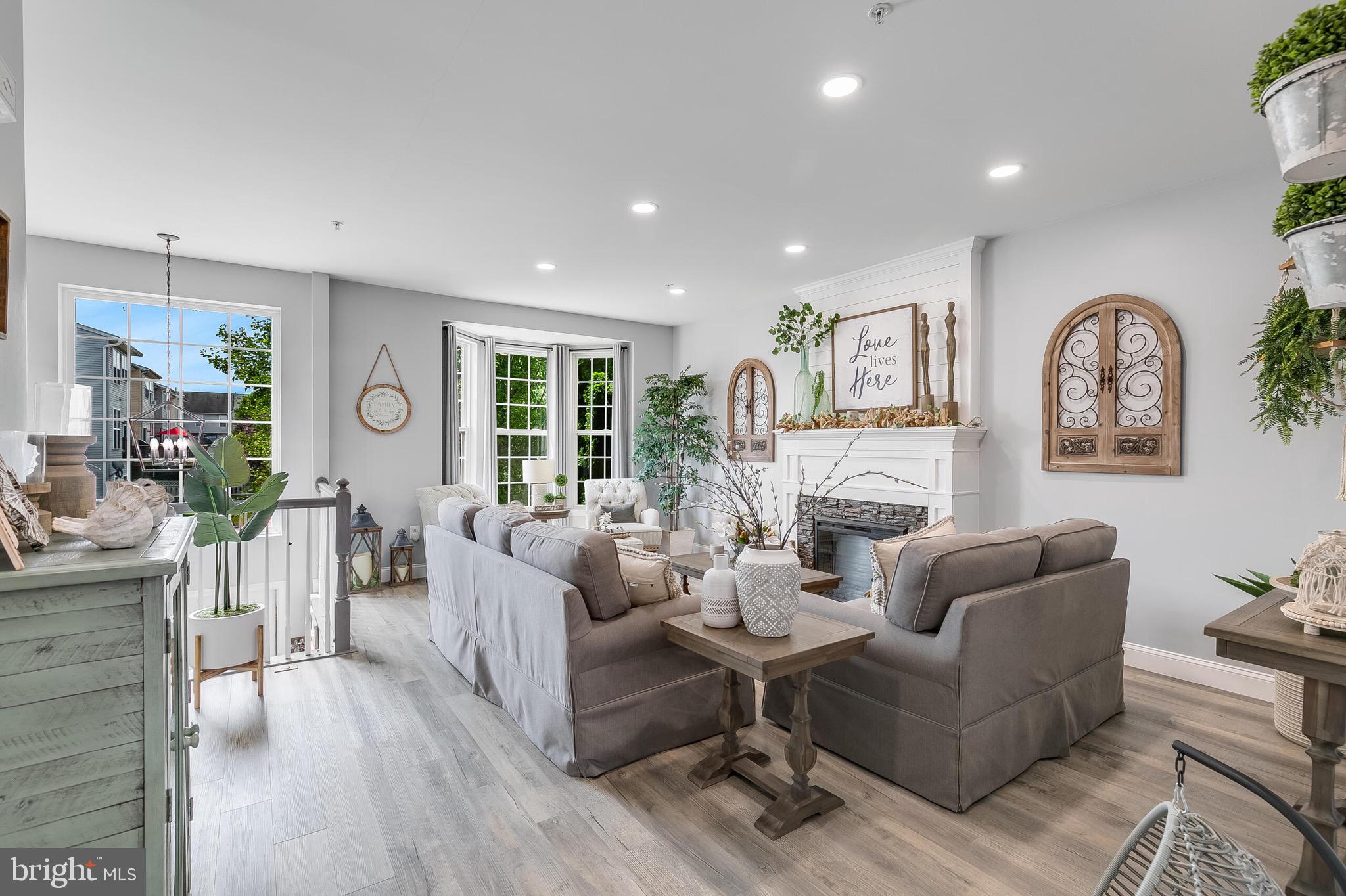 NORTH CROSSING - Residential