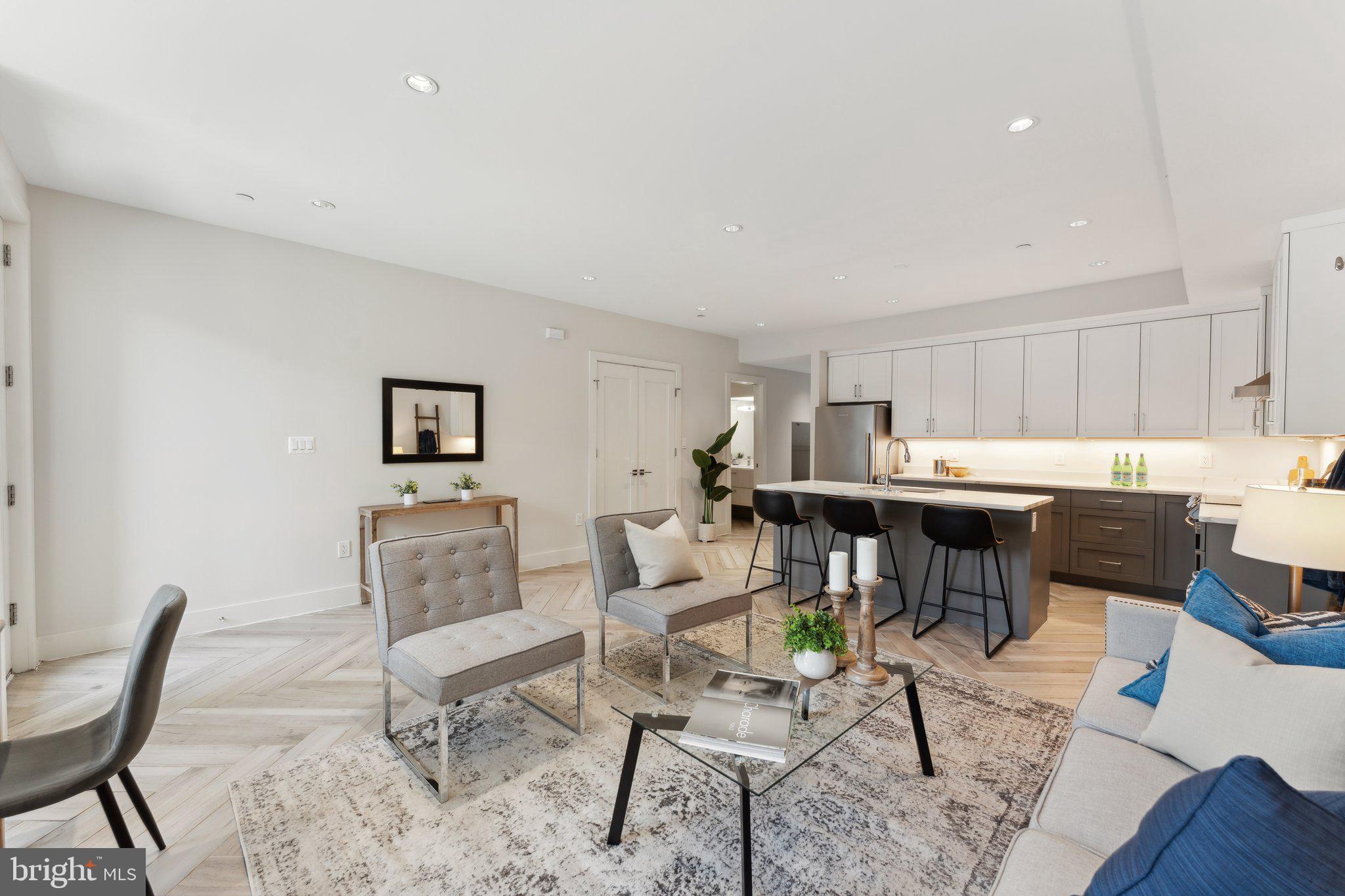 1212 QUEEN STREET NE 1