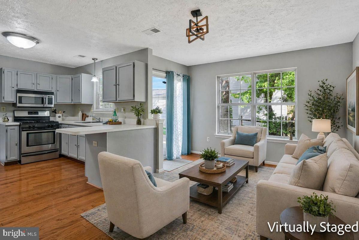 DORCHESTER - ST. CHARLES - Residential