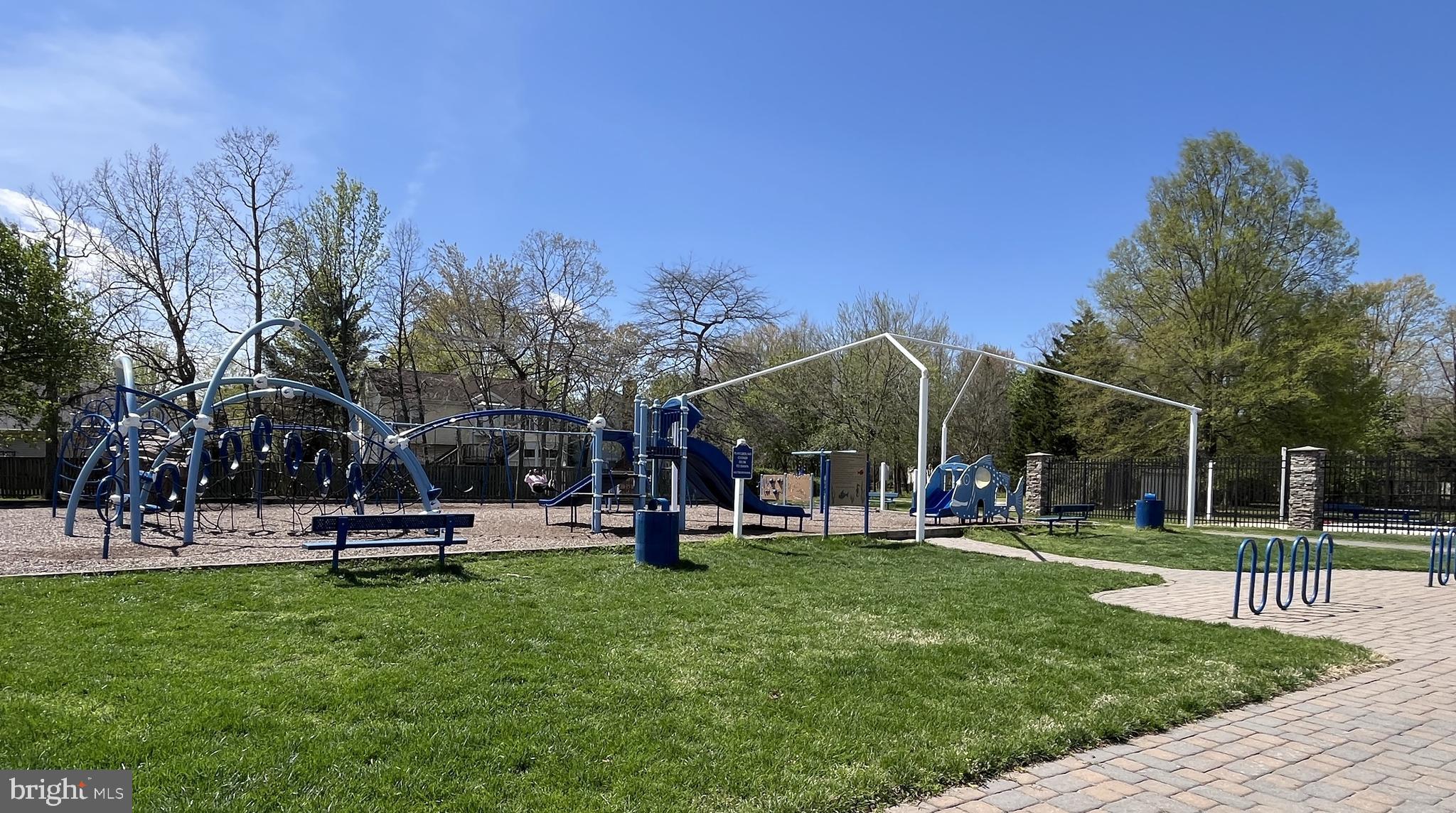 DORCHESTER - ST. CHARLES - Residential