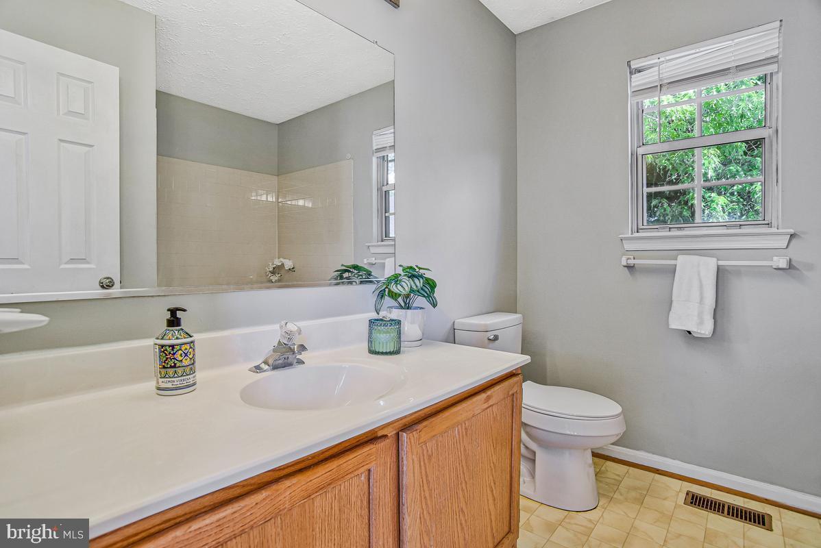 DORCHESTER - ST. CHARLES - Residential