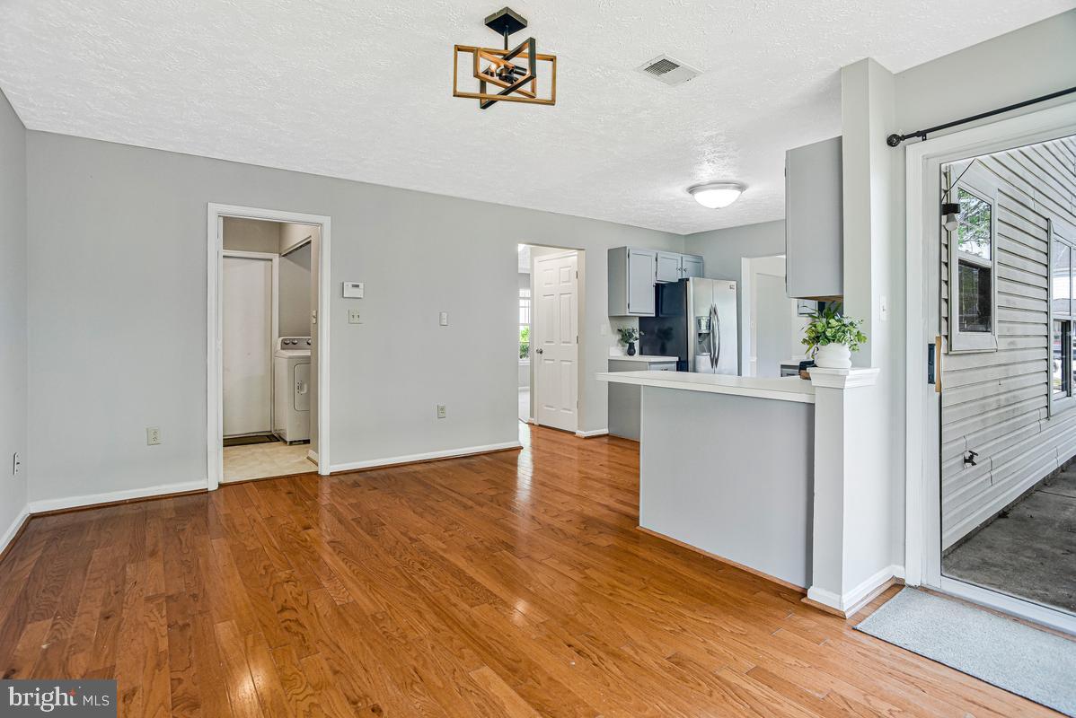 DORCHESTER - ST. CHARLES - Residential