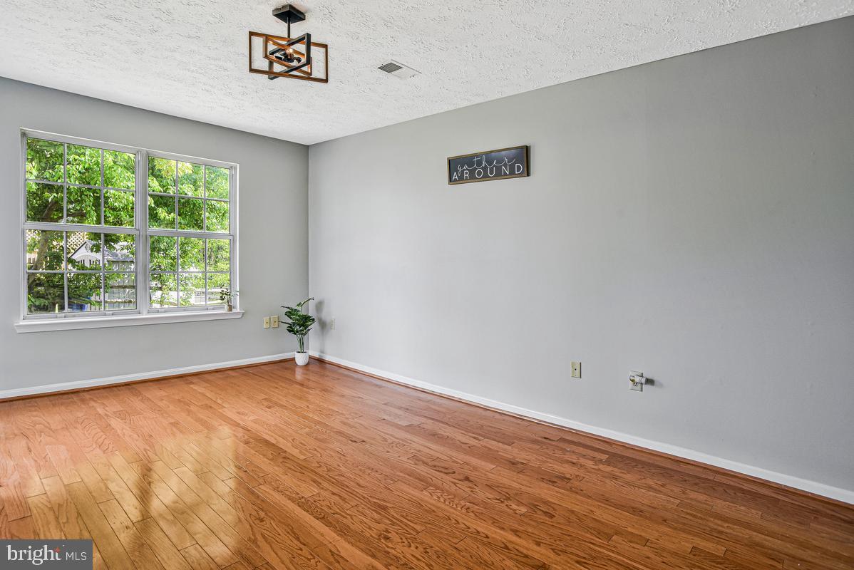 DORCHESTER - ST. CHARLES - Residential