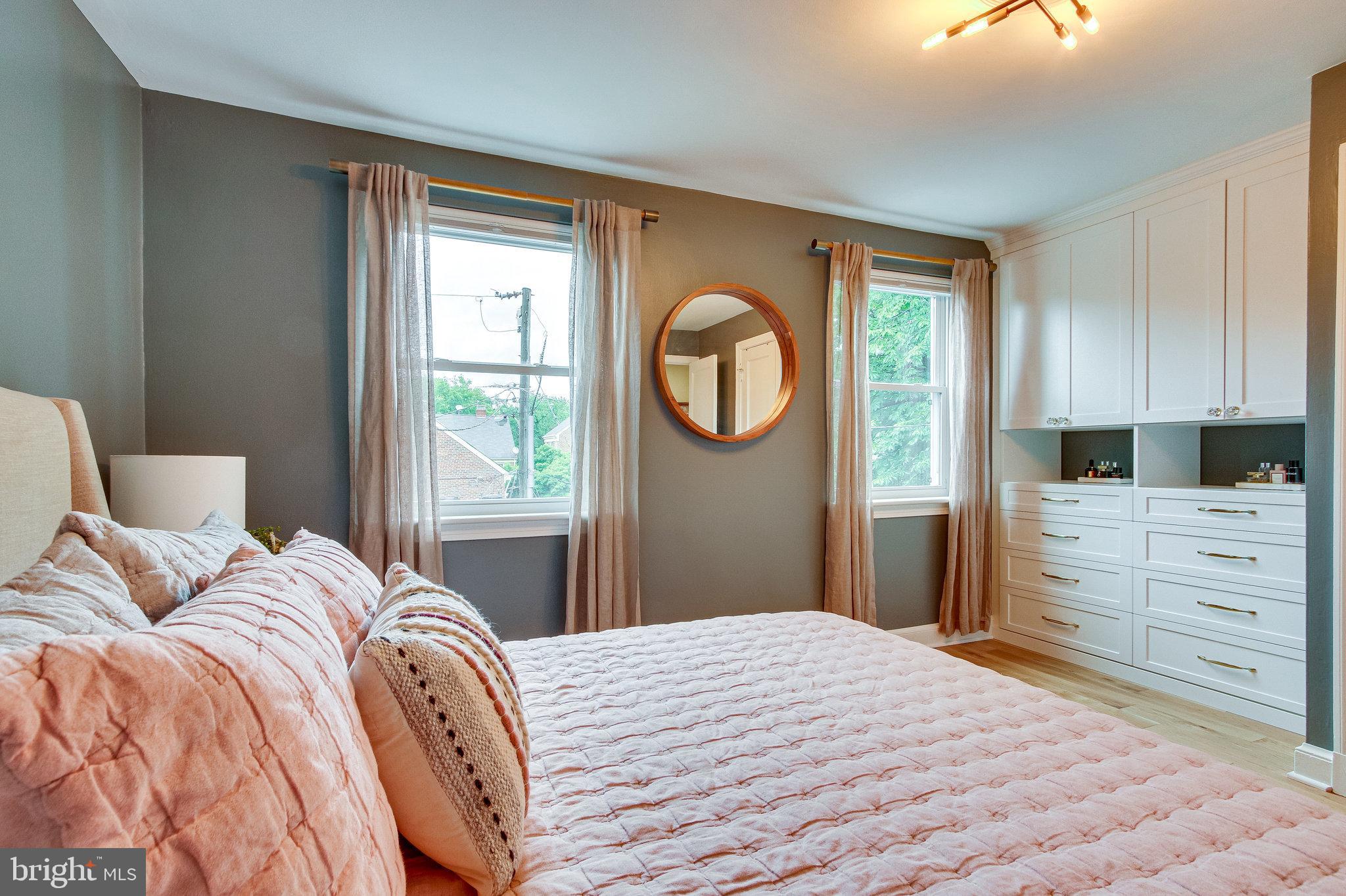 VIRGINIA VILLAGE - Residential