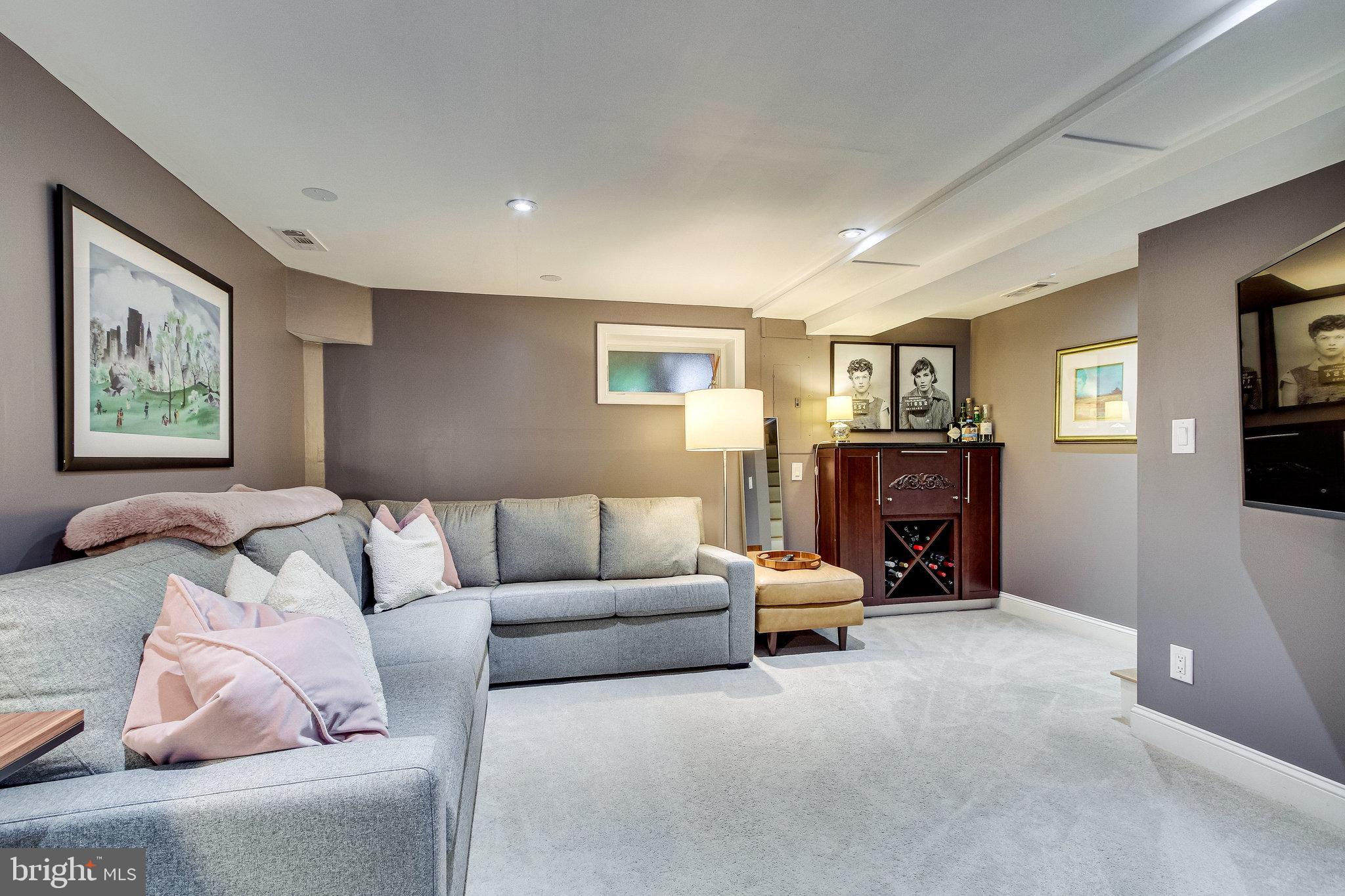 VIRGINIA VILLAGE - Residential