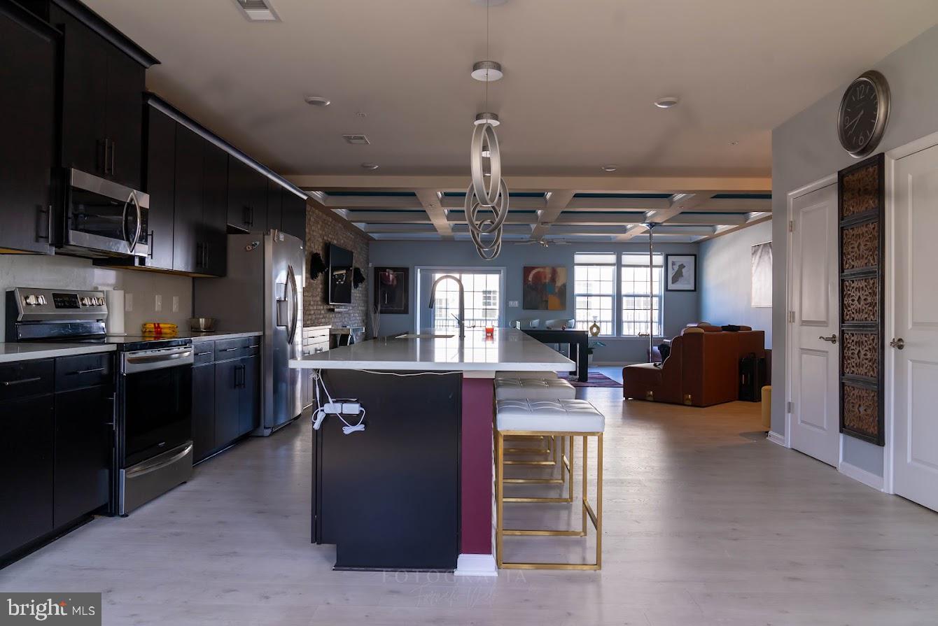 METRO POINTE - Residential