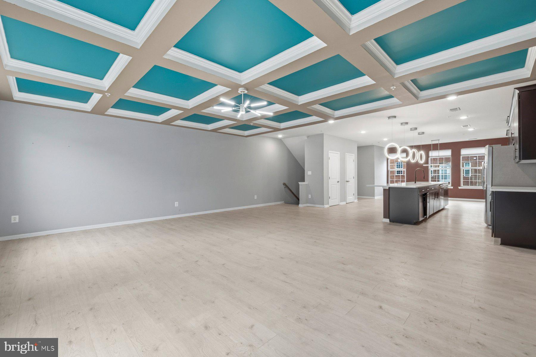 METRO POINTE - Residential