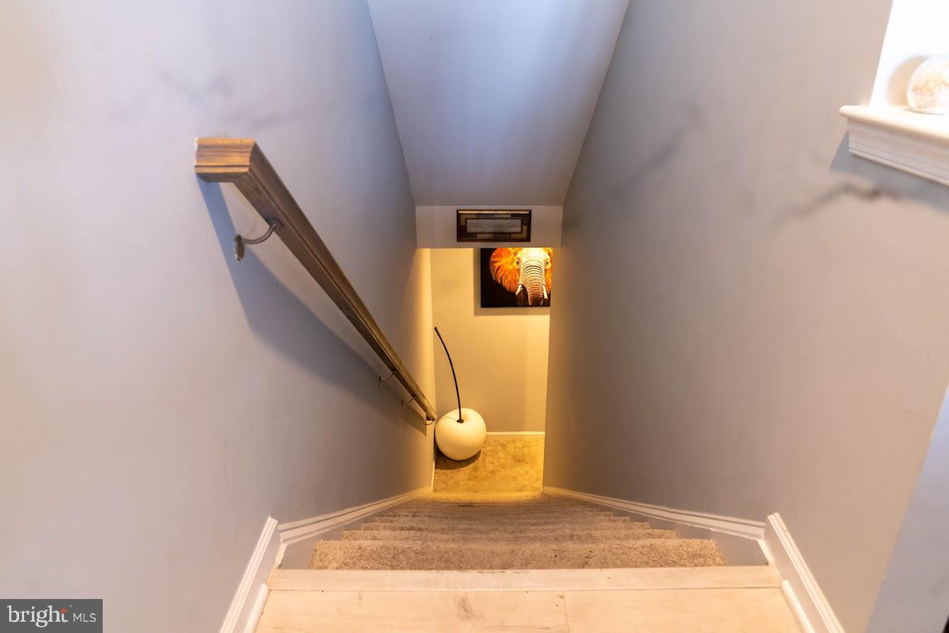 METRO POINTE - Residential