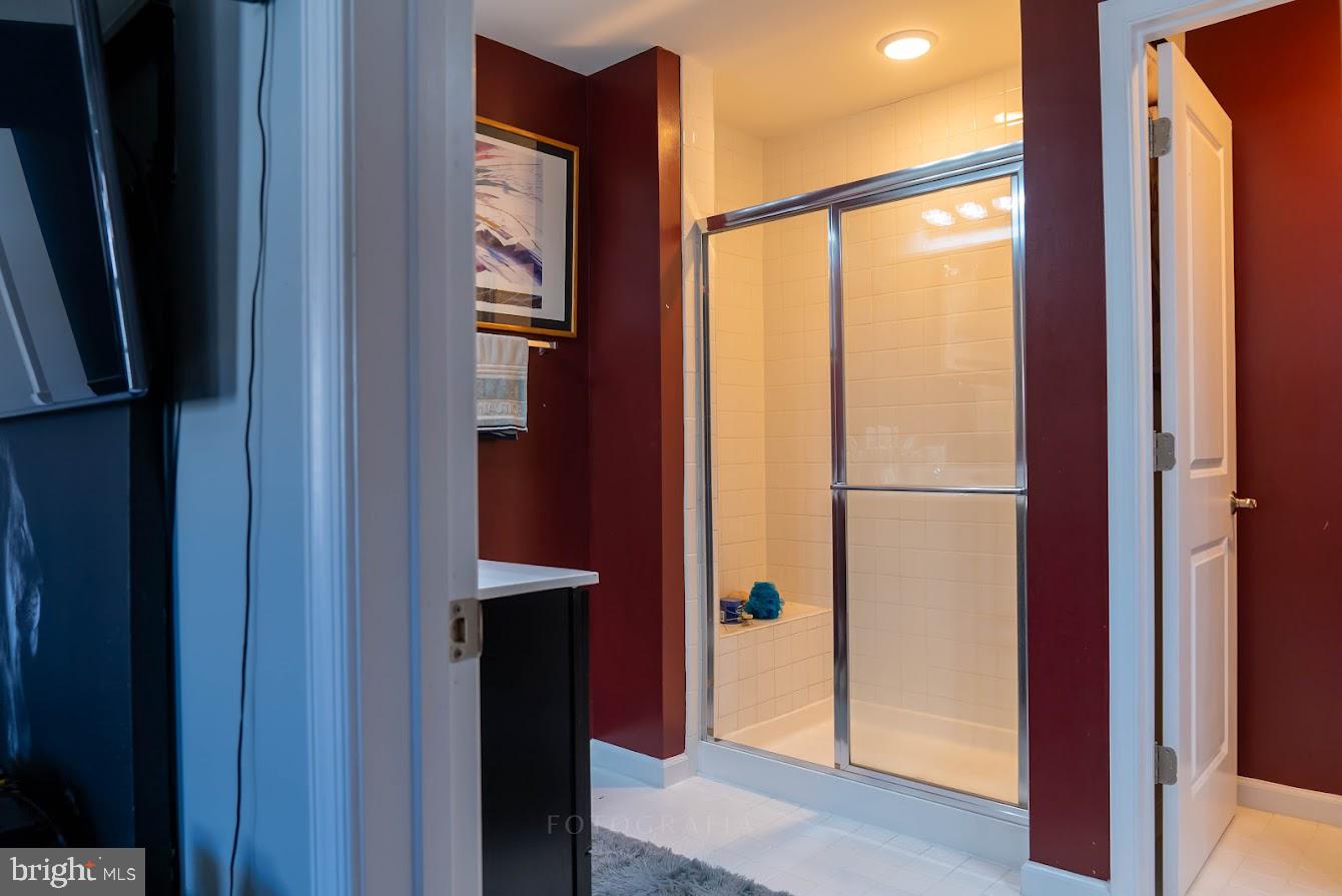 METRO POINTE - Residential