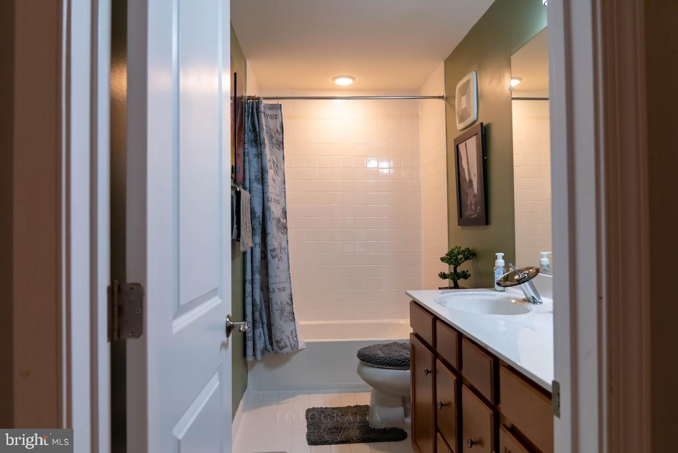 METRO POINTE - Residential