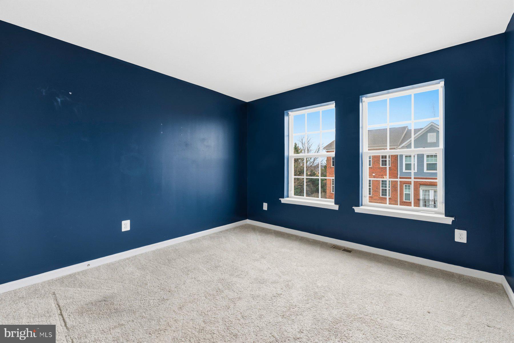 METRO POINTE - Residential