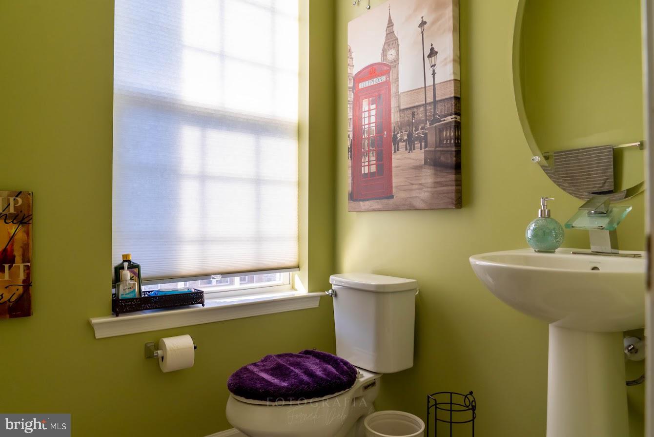 METRO POINTE - Residential