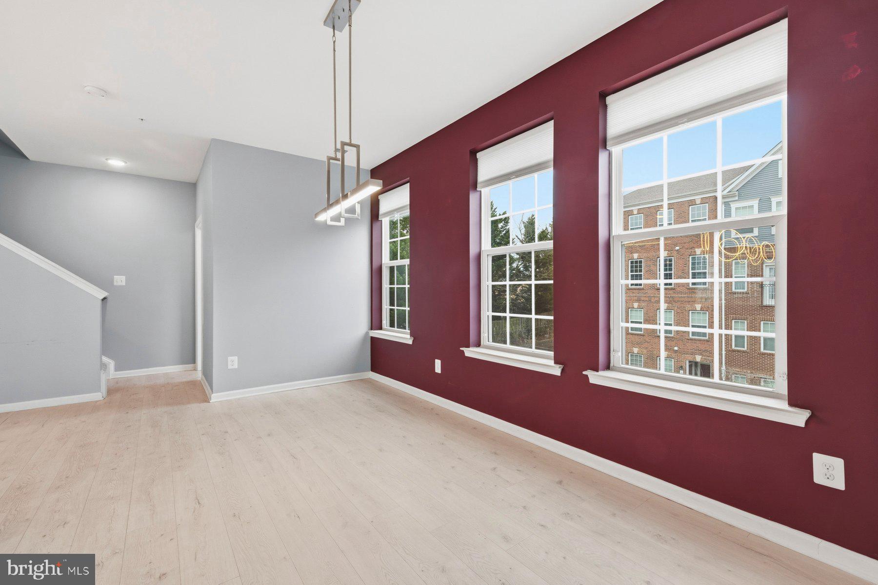 METRO POINTE - Residential