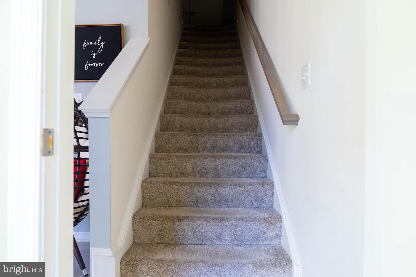 METRO POINTE - Residential