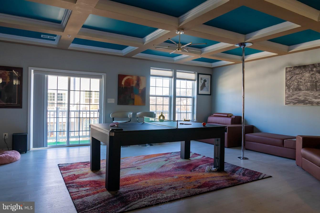 METRO POINTE - Residential