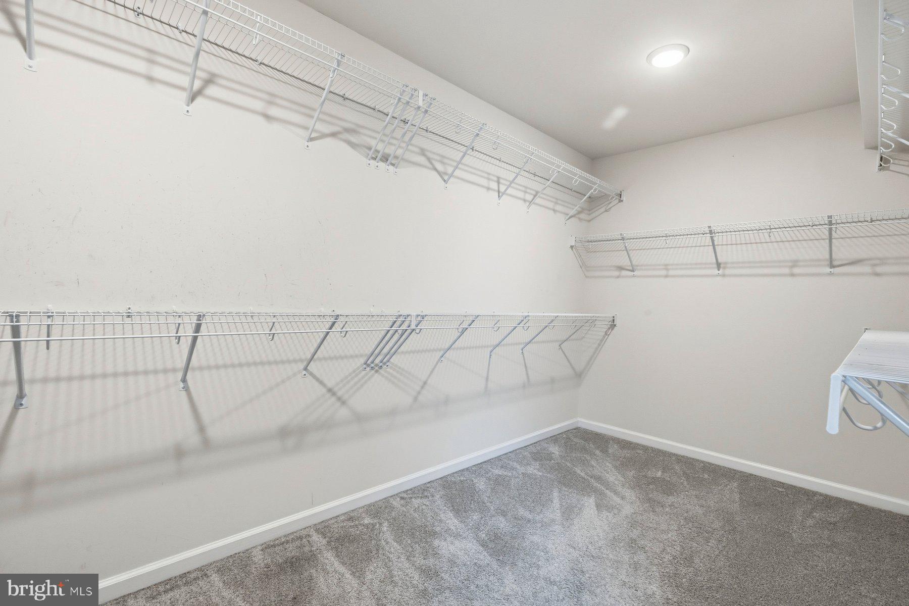 METRO POINTE - Residential