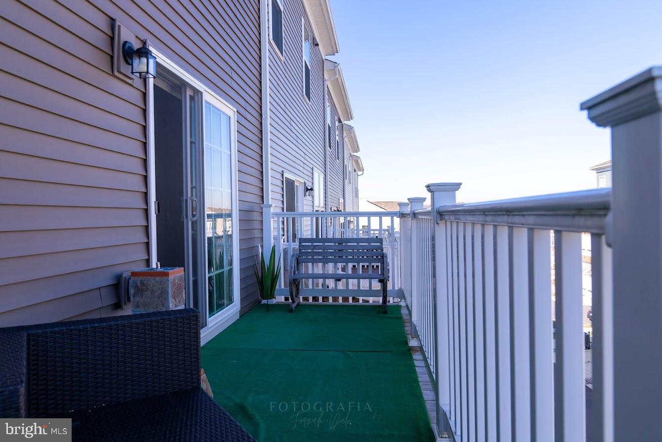 METRO POINTE - Residential